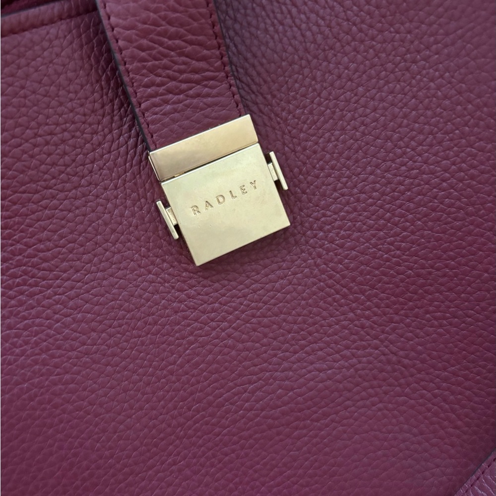 Like New! Radley London Sloane Crossbody Bag in Cranberry Red - Picture 9 of 10